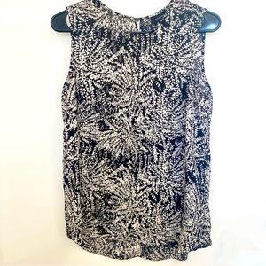 Who What Wear collection for Target tunic length polyester tank top.